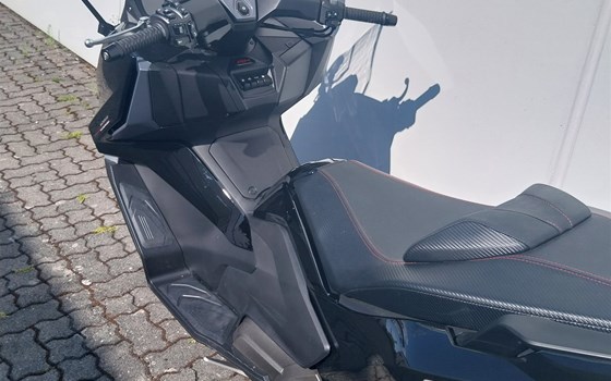 Gebrauchtmotorrad Kymco AK 550i ABS PREMIUM - Bild 11