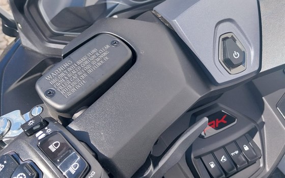 Gebrauchtmotorrad Kymco AK 550i ABS PREMIUM - Bild 12