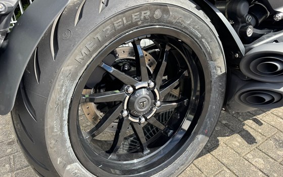Gebrauchtmotorrad Triumph Rocket 3 Storm R - Bild 3