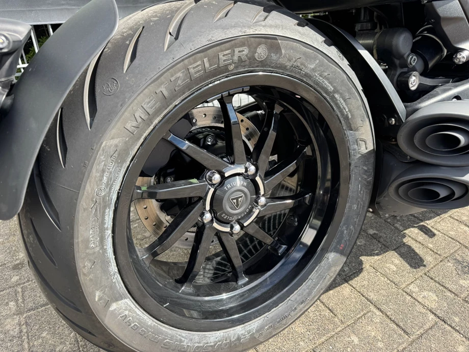 Angebot Triumph Rocket 3 Storm R Bild 3: Angebot Triumph Rocket 3 Storm R