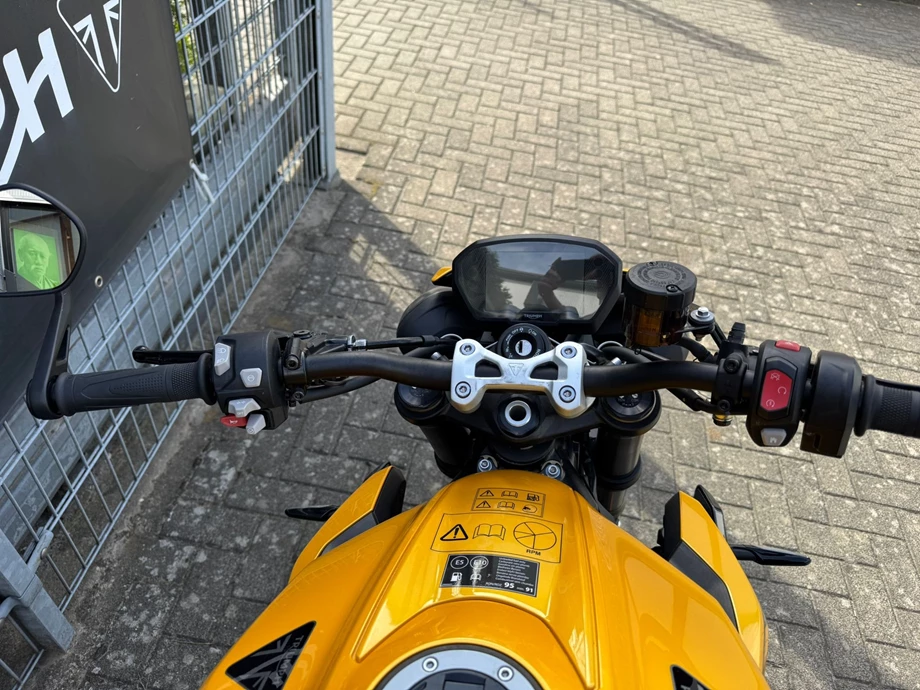 Angebot Triumph Street Triple 765 RS Bild 6: Angebot Triumph Street Triple 765 RS