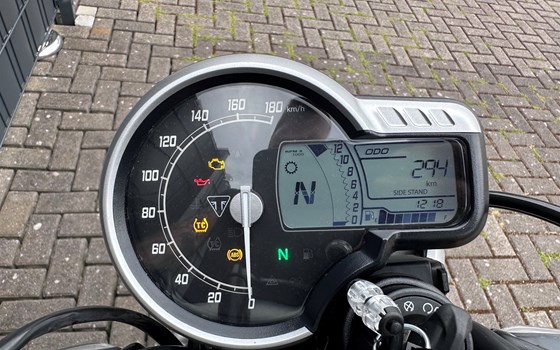 Gebrauchtmotorrad Triumph Speed 400 - Bild 3