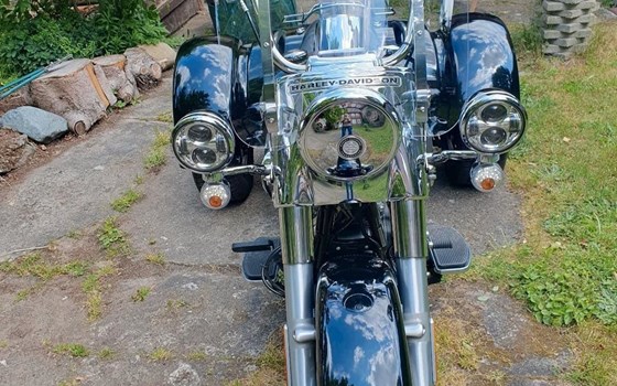 Gebrauchtmotorrad Harley-Davidson Freewheeler - Bild 1 Gebrauchtmotorrad Harley-Davidson Freewheeler - Bild 1