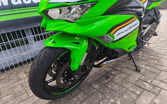 Gebrauchtmotorrad Kawasaki Ninja ZX-4RR - Bild 10