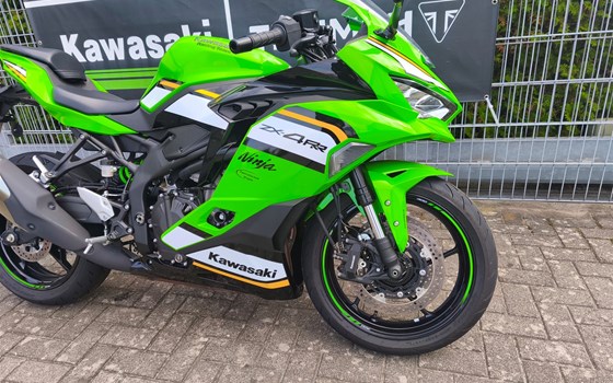 Gebrauchtmotorrad Kawasaki Ninja ZX-4RR - Bild 2