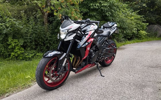 Gebrauchtmotorrad Suzuki GSX-S750 - Bild 2 Gebrauchtmotorrad Suzuki GSX-S750 - Bild 2