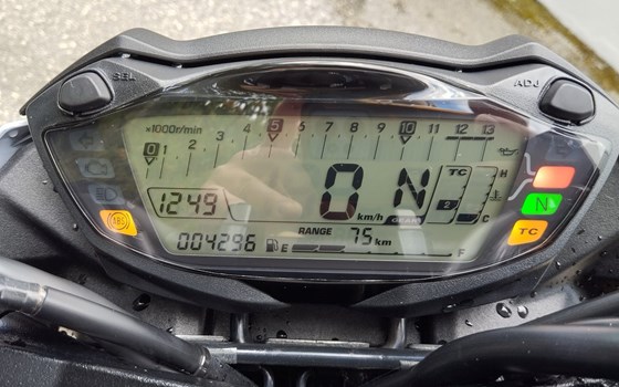 Gebrauchtmotorrad Suzuki GSX-S750 - Bild 6 Gebrauchtmotorrad Suzuki GSX-S750 - Bild 6