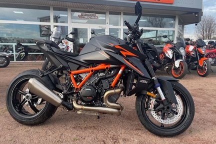 KTM 1390 Super Duke R EVO
