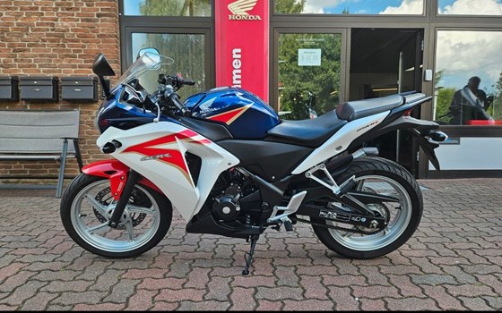 Gebrauchtmotorrad Honda CBR 250 R - Bild 1