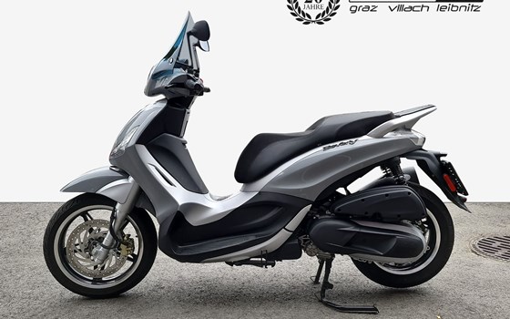 Gebrauchtmotorrad Piaggio Beverly 350ie Sport Touring - Bild 2 Gebrauchtmotorrad Piaggio Beverly 350ie Sport Touring - Bild 2