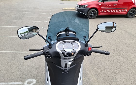 Gebrauchtmotorrad Piaggio Beverly 350ie Sport Touring - Bild 7 Gebrauchtmotorrad Piaggio Beverly 350ie Sport Touring - Bild 7