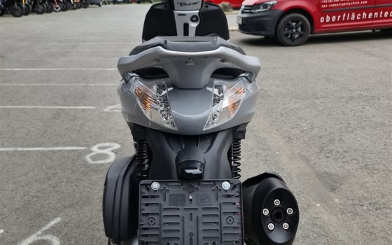 Gebrauchtmotorrad Piaggio Beverly 350ie Sport Touring - Bild 11 Gebrauchtmotorrad Piaggio Beverly 350ie Sport Touring - Bild 11
