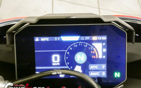 Neufahrzeug Aprilia RSV4 1100 - Bild 8 Neufahrzeug Aprilia RSV4 1100 - Bild 8