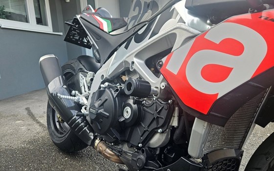 Gebrauchtmotorrad Aprilia Tuono V4 1100 RR - Bild 7 Gebrauchtmotorrad Aprilia Tuono V4 1100 RR - Bild 7
