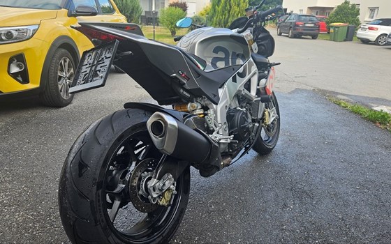 Gebrauchtmotorrad Aprilia Tuono V4 1100 RR - Bild 8 Gebrauchtmotorrad Aprilia Tuono V4 1100 RR - Bild 8