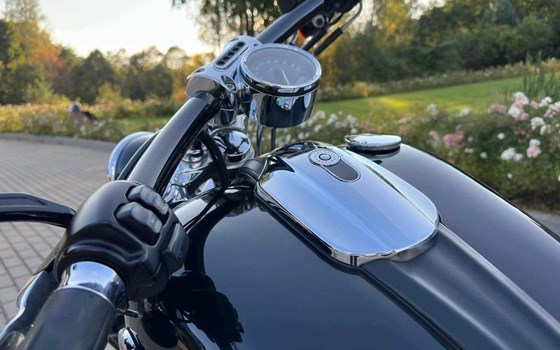 Gebrauchtmotorrad Harley-Davidson Softail Breakout FXSB - Bild 3 Gebrauchtmotorrad Harley-Davidson Softail Breakout FXSB - Bild 3