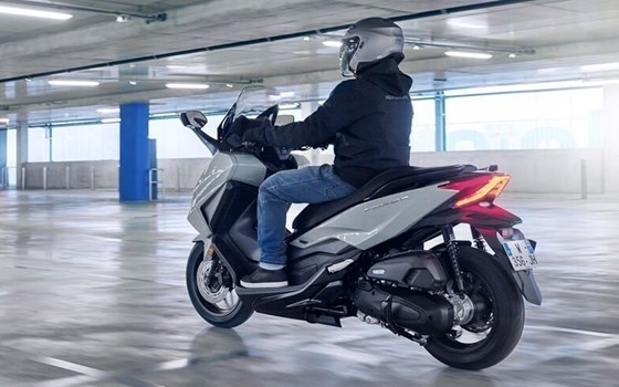 Neufahrzeug Honda Forza 125 - Bild 3 Neufahrzeug Honda Forza 125 - Bild 3