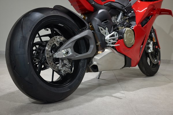 Ducati Panigale V4 (rot) - Bild 4