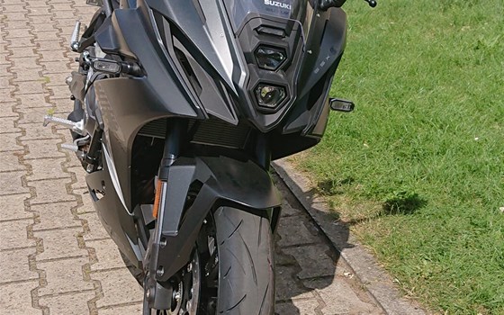 Gebrauchtmotorrad Suzuki GSX-8R - Bild 3