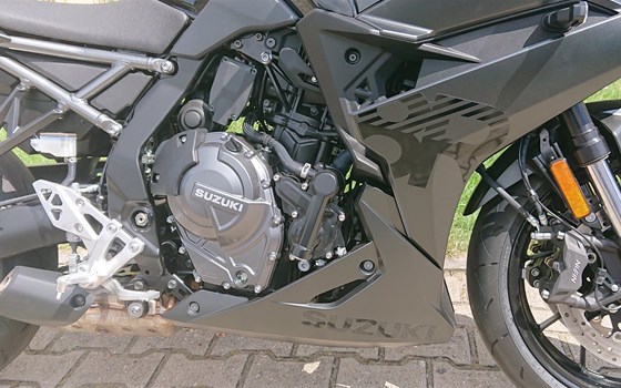Gebrauchtmotorrad Suzuki GSX-8R - Bild 5