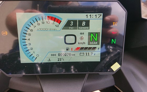 Gebrauchtmotorrad Suzuki GSX-8R - Bild 9