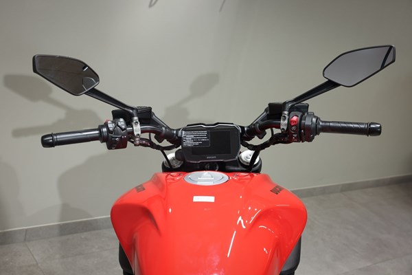 Ducati Diavel V4 (rot) - Bild 5