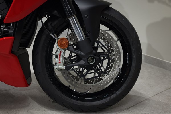 Ducati Diavel V4 (rot) - Bild 6