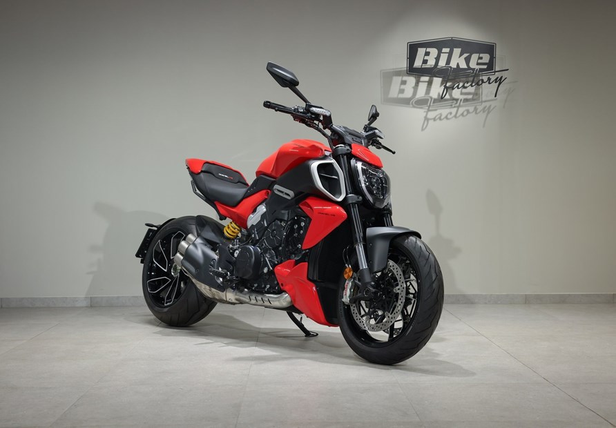 Ducati Diavel V4 (rot)
