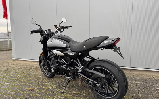 Gebrauchtmotorrad Kawasaki Z900 RS - Bild 11