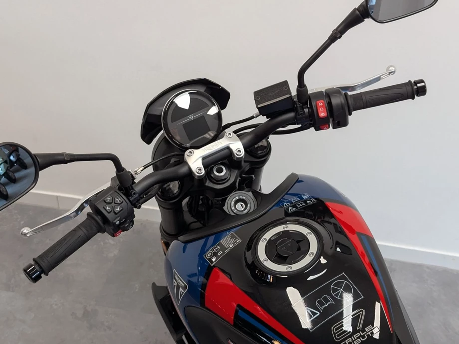 Angebot Triumph Trident 660 Triple Tribute Bild 5: Angebot Triumph Trident 660 Triple Tribute