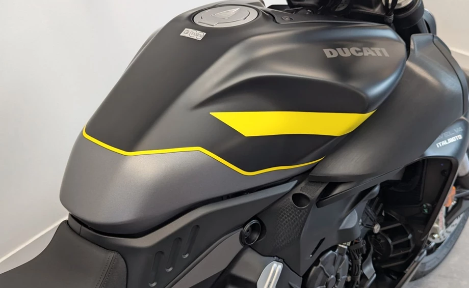 Angebot Ducati Diavel V4 Bild 6: Angebot Ducati Diavel V4
