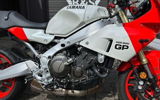 Gebrauchtmotorrad Yamaha XSR900 GP - Bild 12