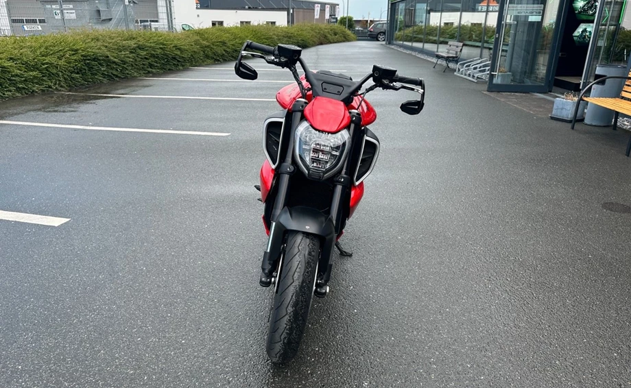 Angebot Ducati Diavel V4 Bild 2: Angebot Ducati Diavel V4