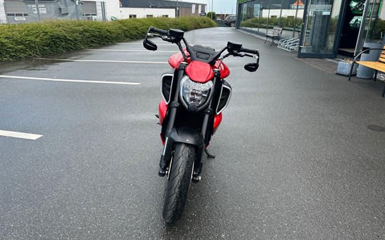 Gebrauchtmotorrad Ducati Diavel V4 - Bild 2