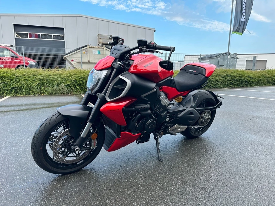 Angebot Ducati Diavel V4 Bild 3: Angebot Ducati Diavel V4
