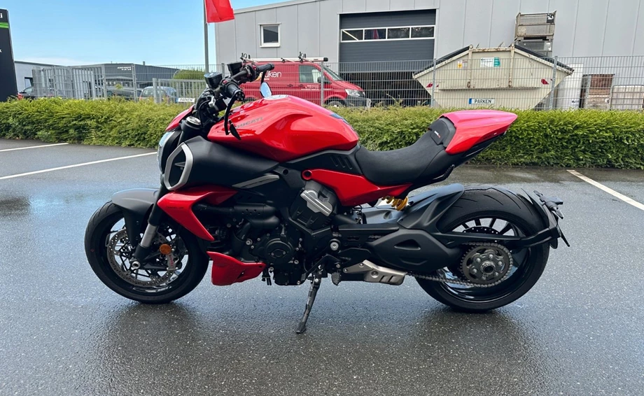 Angebot Ducati Diavel V4 Bild 4: Angebot Ducati Diavel V4