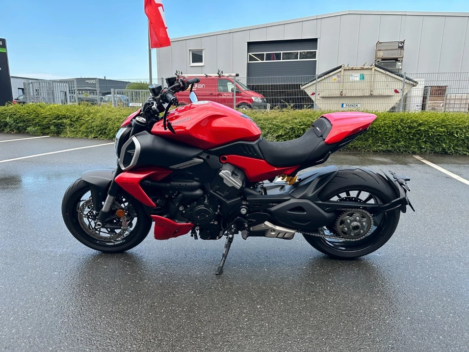 Angebot Ducati Diavel V4 Bild 4: Angebot Ducati Diavel V4