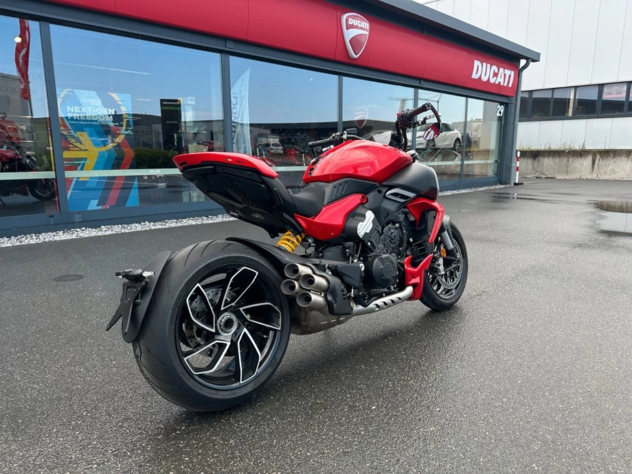 Angebot Ducati Diavel V4 Bild 7: Angebot Ducati Diavel V4