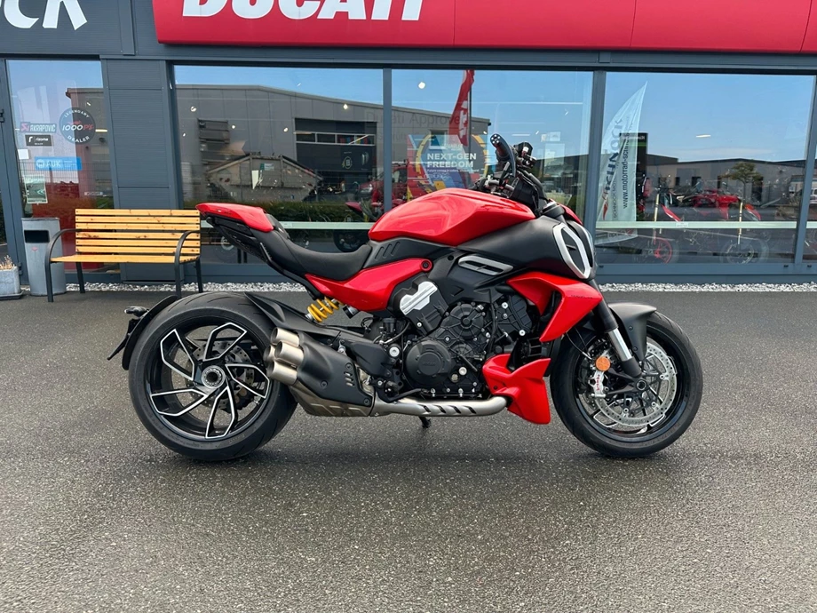 Angebot Ducati Diavel V4 Bild 8: Angebot Ducati Diavel V4