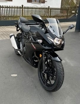 Gebrauchtmotorrad Suzuki GSX250R - Bild 3