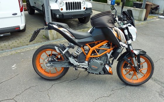 Gebrauchtmotorrad KTM 390 Duke - Bild 1 Gebrauchtmotorrad KTM 390 Duke - Bild 1