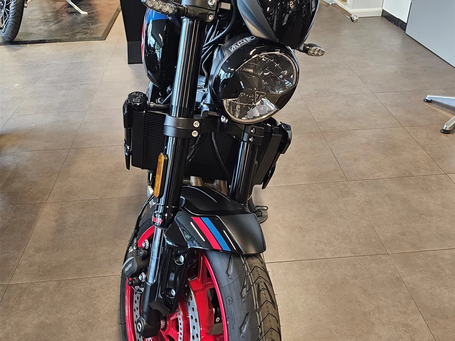 Angebot Triumph Trident 660 Triple Tribute Bild 2: Angebot Triumph Trident 660 Triple Tribute