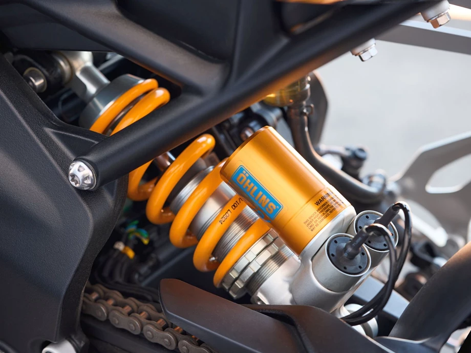 Angebot Triumph Speed Triple 1200 RX Bild 12: Angebot Triumph Speed Triple 1200 RX