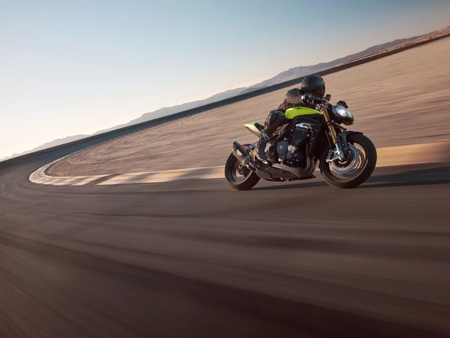 Angebot Triumph Speed Triple 1200 RX Bild 2: Angebot Triumph Speed Triple 1200 RX