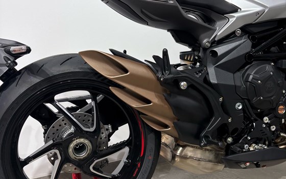 Neufahrzeug MV Agusta Brutale RR Ottantesimo - Bild 6 Neufahrzeug MV Agusta Brutale RR Ottantesimo - Bild 6
