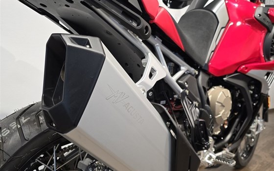 Gebrauchtmotorrad MV Agusta Enduro Veloce - Bild 8 Gebrauchtmotorrad MV Agusta Enduro Veloce - Bild 8