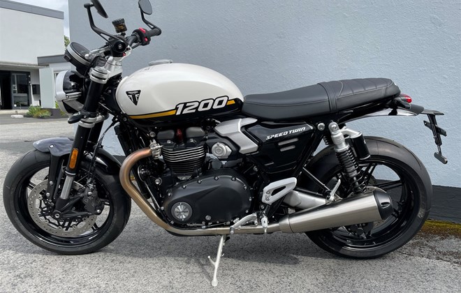 Triumph Speed Twin 1200