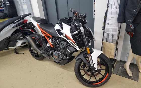 Gebrauchtmotorrad KTM 125 Duke - Bild 2 Gebrauchtmotorrad KTM 125 Duke - Bild 2