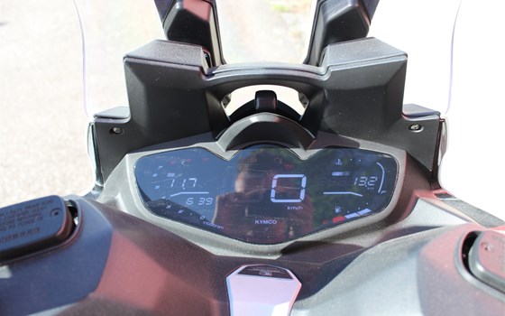 Gebrauchtmotorrad Kymco XCITING VS 400i TCS ABS - Bild 4 Gebrauchtmotorrad Kymco XCITING VS 400i TCS ABS - Bild 4