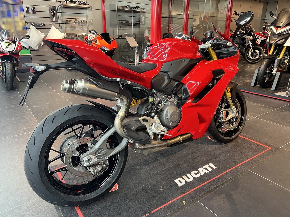 Ducati Panigale V2 S 